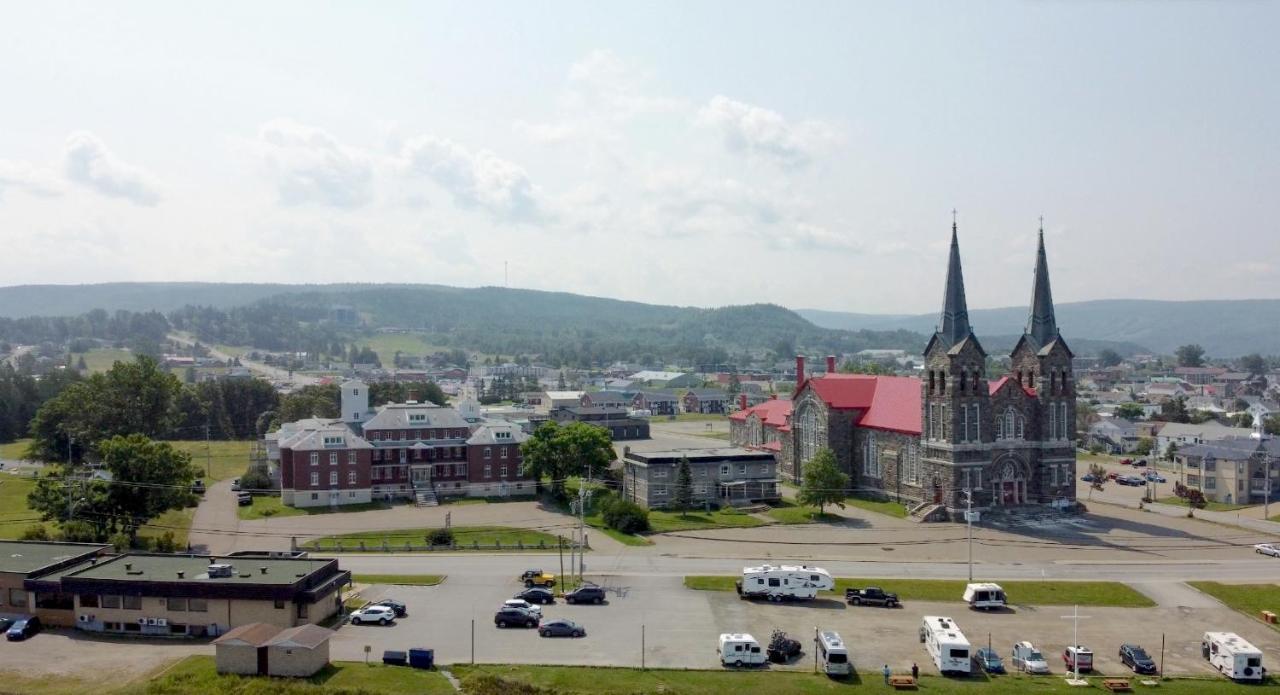 Le Couvent Leilighet Sainte Anne-des-Chênes Eksteriør bilde